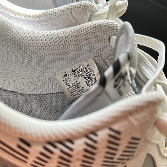 Air Force 1 ‘07 LV8 2 - Picture 3 of 5